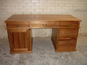 Blackwood Desk